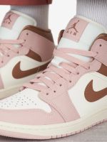 Лот: 25369076. Фото: 8. Кеды женские Nike Air Jordan 1...
