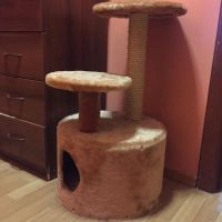 Лот: 8332333. Фото: 2. Домик+когтеточка для кошек. Новый... Животные и уход