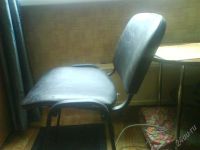 Лот: 1023132. Фото: 2. Стул металлически-кожаный, чёрный... Кухонная мебель