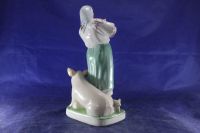 Лот: 25731907. Фото: 5. Фарфоровая статуэтка Свинарка...