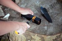 Лот: 9100081. Фото: 2. Fiskars. Точилка для топоров и... Инструмент и расходные