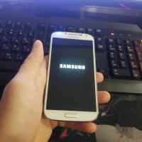Лот: 14788858. Фото: 2. Samsung GT-i9500 Galaxy S4 16Gb... Смартфоны, связь, навигация