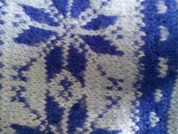 Лот: 25054112. Фото: 2. Свитер с орнаментом. Одежда и аксессуары