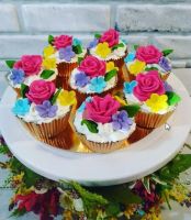 Лот: 9405708. Фото: 2. Капкейки с цветами. Кондитерские изделия, конфеты