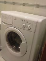 Лот: 9072429. Фото: 3. Indesit WIUN105 глубина 30 см. Бытовая техника