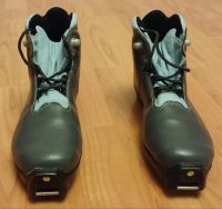 Лот: 4893125. Фото: 2. Ботинки лыжные Salomon, 39 р-р. Лыжи