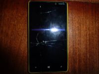 Лот: 5160629. Фото: 2. Nokia Lumia 820 желтого цвета. Смартфоны, связь, навигация