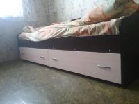 Лот: 8558083. Фото: 3. Кровать односпальная с выдвижными... Мебель
