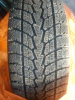 Лот: 12620433. Фото: 2. Шины Toyo 235/65 R17 2 штуки. Шины, Диски