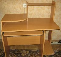 Лот: 756306. Фото: 2. Компьютерный стол в хорошем состоянии. Мебель