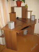 Лот: 1069934. Фото: 2. Стол компьютерный. Офисная мебель и домашние кабинеты