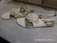 Лот: 5276643. Фото: 2. босоножки белые с цветком. Женская обувь