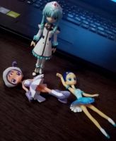 Лот: 19609967. Фото: 3. ТРИ мультяшные мини-куколки. Цена... Дети растут