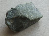 Лот: 19339070. Фото: 6. Обломок камня 4х2,5х1,5 см Змеевик-серпентинит...