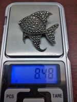 Лот: 24396782. Фото: 7. Брошь Рыбка с камнями. Серебро...