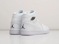 Лот: 19999966. Фото: 4. Кроссовки Nike Air Jordan 1 Mid... Красноярск