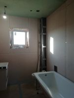 Лот: 20659752. Фото: 2. положить кафель в ванной и душевой. Сантехника, водопровод