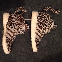 Лот: 3394611. Фото: 2. Jeremy Scott Adidas. Мужская обувь