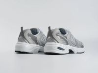 Лот: 25106764. Фото: 3. Кроссовки New Balance 530. Одежда, обувь, галантерея