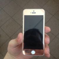 Лот: 9559168. Фото: 3. iPhone SE gold 16gb touchID гарантия... Красноярск