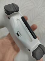 Лот: 17002009. Фото: 3. Оригинал Dualshock 4 v2 ps4 white. Компьютеры, оргтехника, канцтовары
