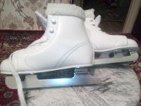 Лот: 12801788. Фото: 4. Коньки детские размер 32