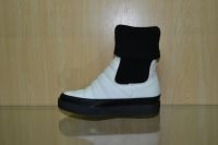 Лот: 6342977. Фото: 2. Белые ботиночки с чёрным отворотом... Женская обувь