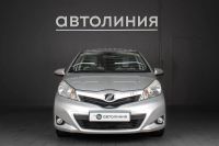 Лот: 21637215. Фото: 2. Toyota Vitz, III (XP130) 1.0 CVT... Авто, мото, водный транспорт