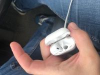 Лот: 14329977. Фото: 3. Apple AirPods 1st gen наушники. Бытовая техника