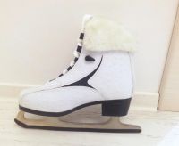 Лот: 3550169. Фото: 2. Стильные новые коньки р.39 Roces... Спортивные товары