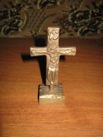 Лот: 6042532. Фото: 3. Настольное распятие бронза Европа. Домашний быт