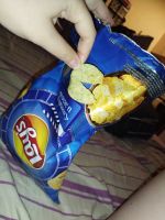 Лот: 20734156. Фото: 2. Чипсина lays в форме пакмена. Значки, медали, жетоны