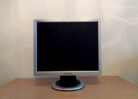 Лот: 3224906. Фото: 2. ЖК-монитор с диагональю 19" SyncMaster... Мониторы, проекторы