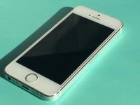 Лот: 5190414. Фото: 5. iPhone 5s 16gb silver. Белый...