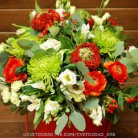 Лот: 7551701. Фото: 2. Композиция цвето в огромной шляпной... Цветы, букеты