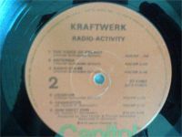 Лот: 6679570. Фото: 2. LP Kraftwerk - Radio-Activity. Коллекционирование, моделизм