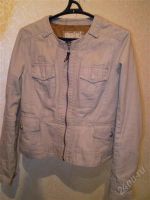 Лот: 1335366. Фото: 2. Ветровка Bershka с шарфиком. Женская одежда
