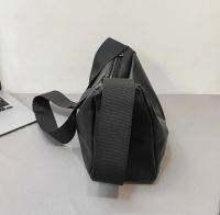 Лот: 23709141. Фото: 2. Стильная сумка через плечо из... Аксессуары