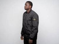 Лот: 21424015. Фото: 2. Бомбер Stone Island. Мужская одежда