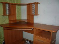 Лот: 2587446. Фото: 2. Большой угловой компьютерный стол. Кухонная мебель