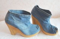 Лот: 11950032. Фото: 2. "Ботильоны джинсовые на танкетке... Женская обувь