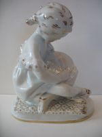 Лот: 13985424. Фото: 3. Юная вышивальщица Девушка Фарфор... Коллекционирование, моделизм