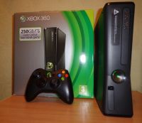 Лот: 4447044. Фото: 2. Xbox 360 Slim 250gb, матовый... Игровые приставки, консоли, видеоигры