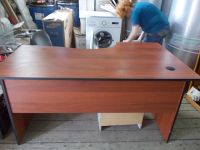 Лот: 2987306. Фото: 2. Стол офисный. Срочная продажа. Офисная мебель и домашние кабинеты