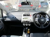 Лот: 1866047. Фото: 2. Honda Fit. Авто, мото, водный транспорт