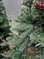 Лот: 19567867. Фото: 2. Елка с шишками ягодами заснеженная... Новый год!