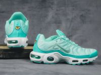 Лот: 14958329. Фото: 2. Кроссовки Nike Air Max Plus Satin... Женская обувь