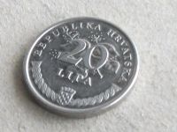 Лот: 17896829. Фото: 6. Монета 20 лип Хорватия 1995 флора...