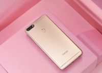 Лот: 15575015. Фото: 2. Смартфон honor 7c 3/32. Смартфоны, связь, навигация
