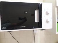 Лот: 13700067. Фото: 3. Микроволновая печь Samsung. Бытовая техника